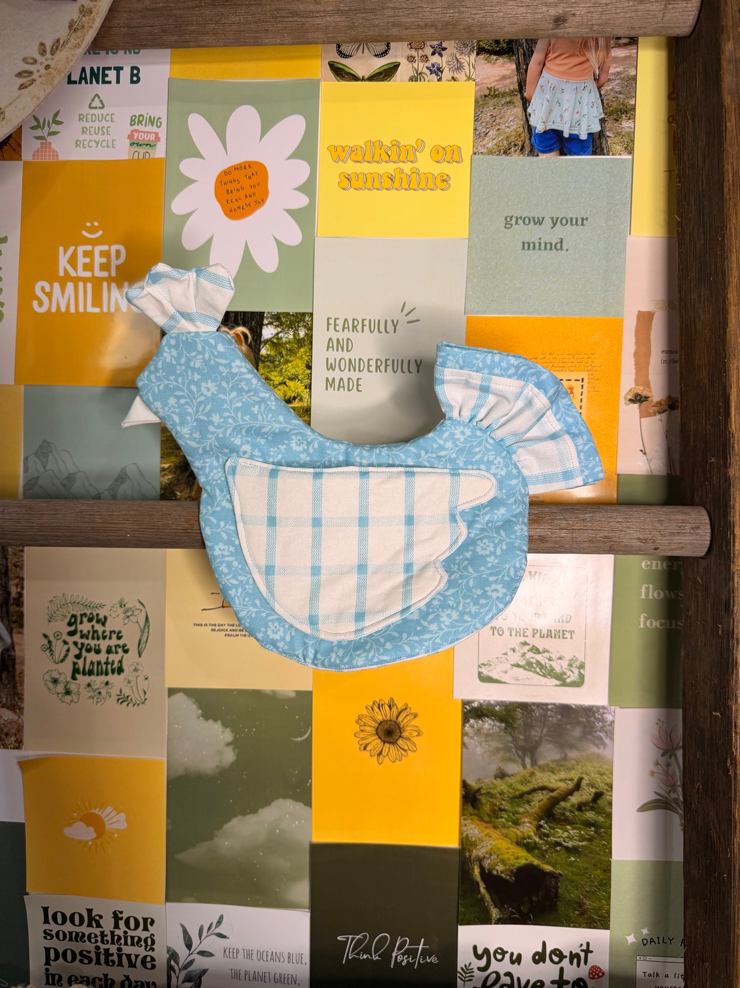 Scrappy Chicken Oven Mitt - Morning Glory