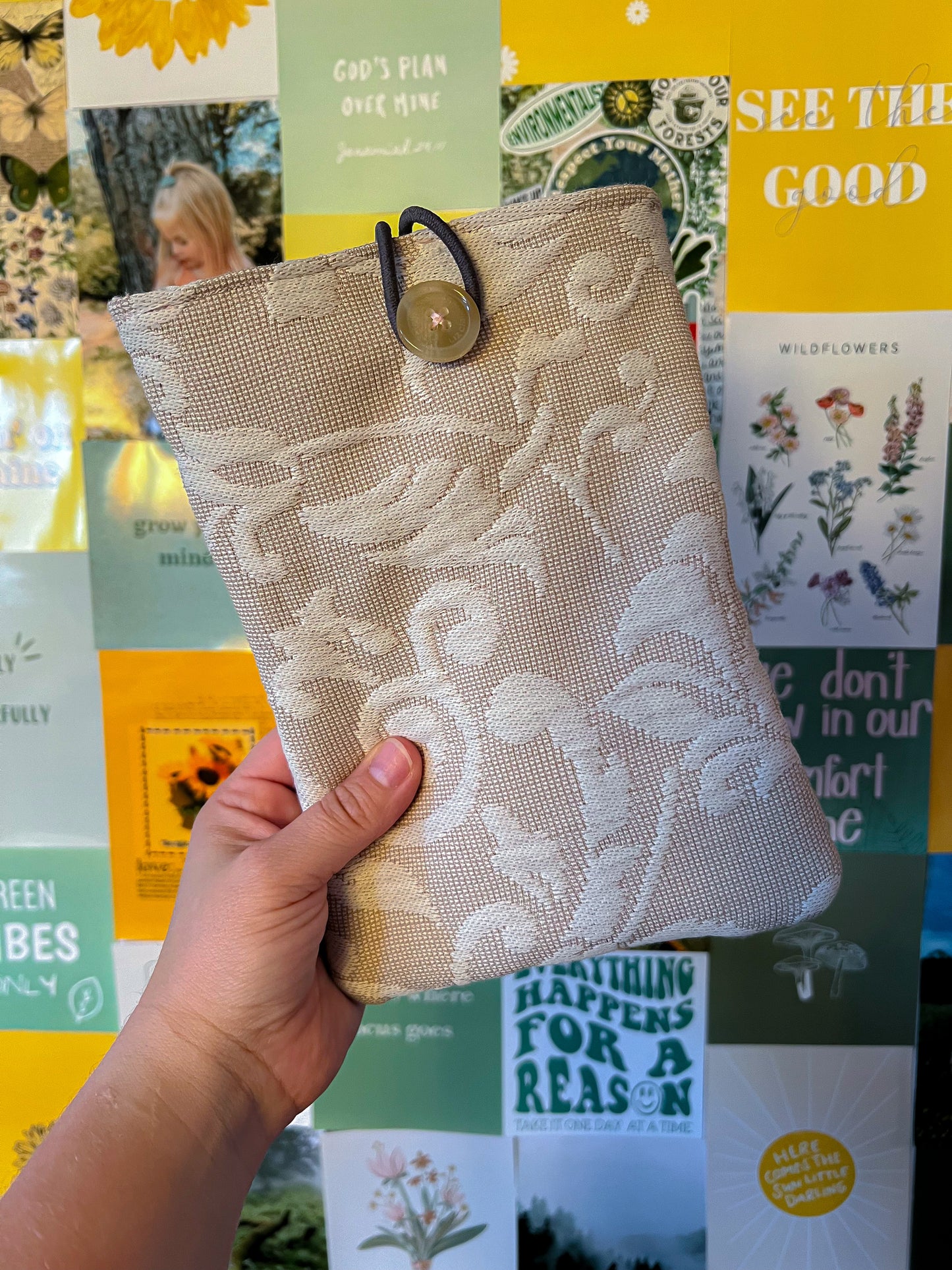 Vintage Lace Book Sleeve