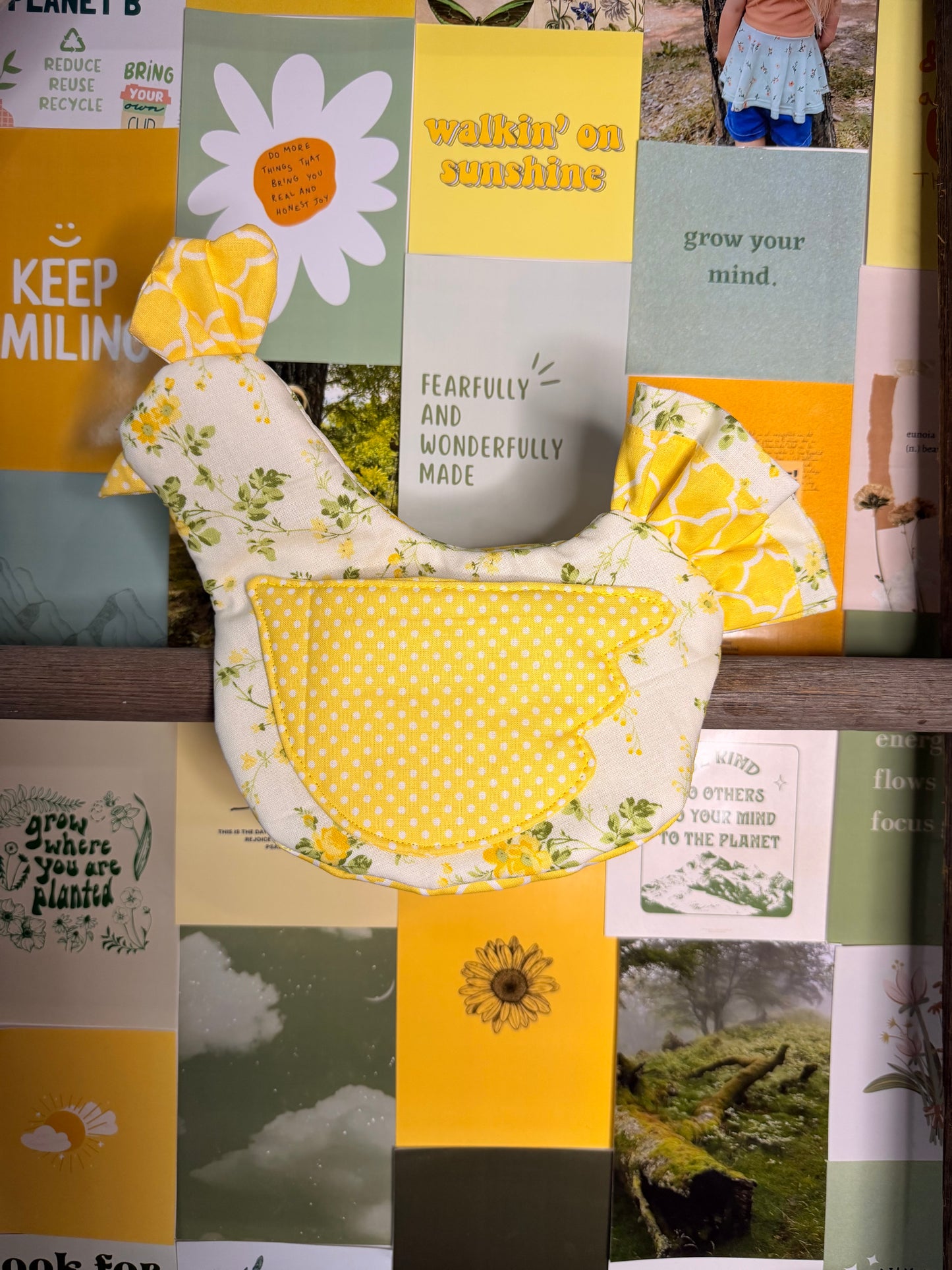 Scrappy Chicken Oven Mitt - Sunshine Meadow