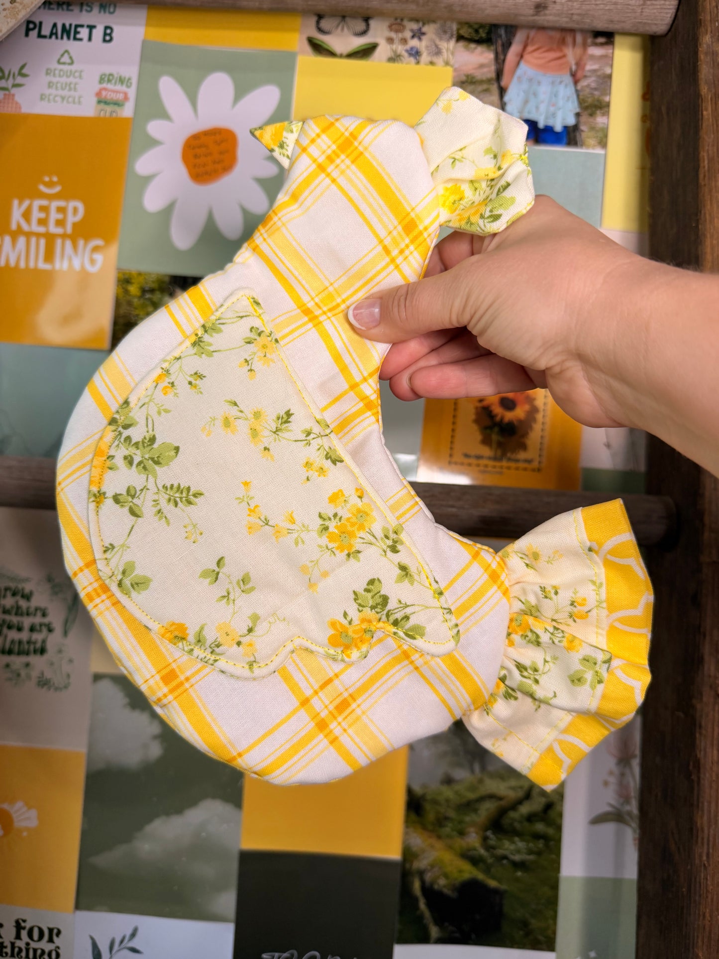 Scrappy Chicken Oven Mitt - Sunshine in Bloom