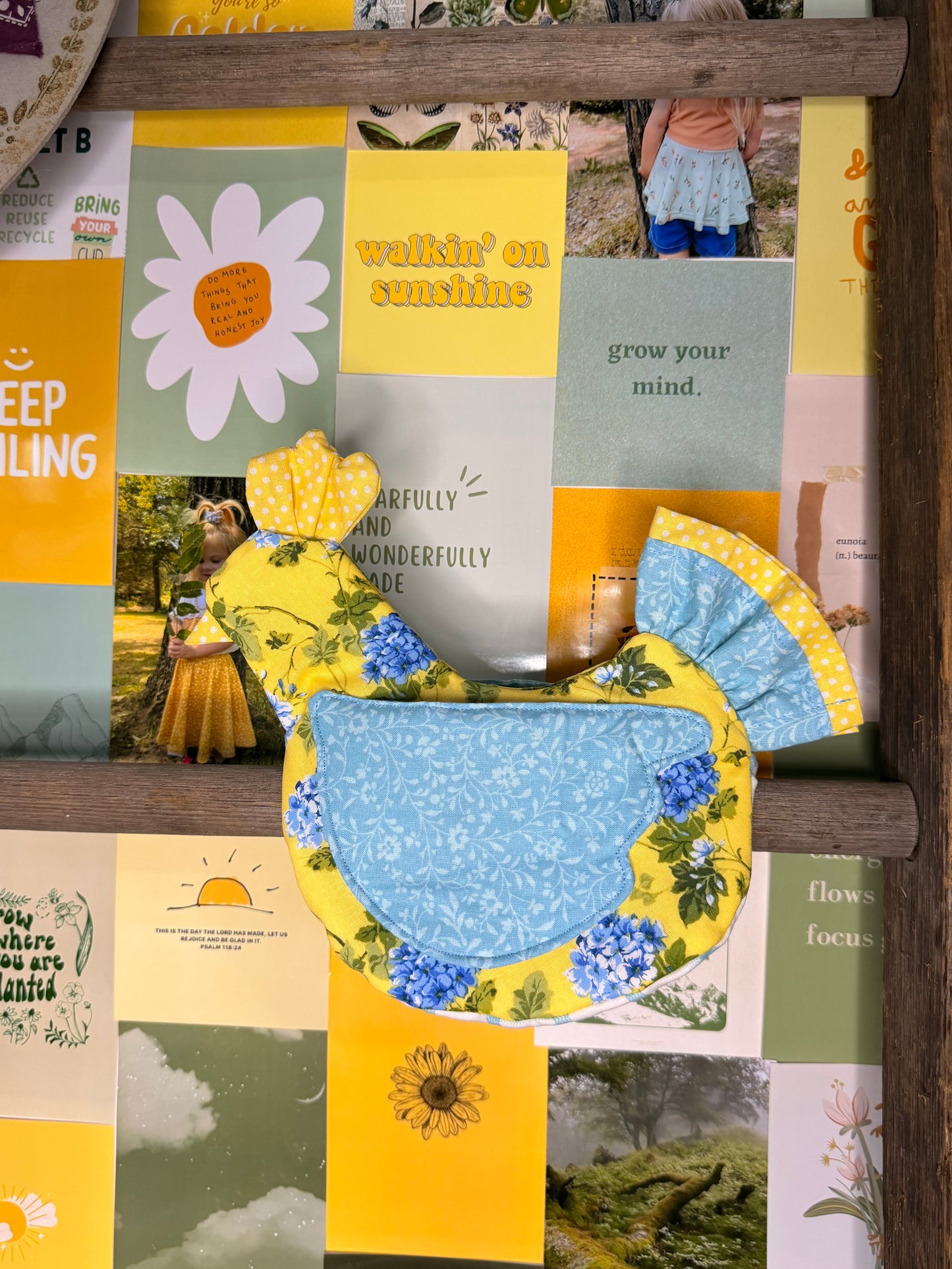 Scrappy Chicken Oven Mitt - Blue Floral Patchwork