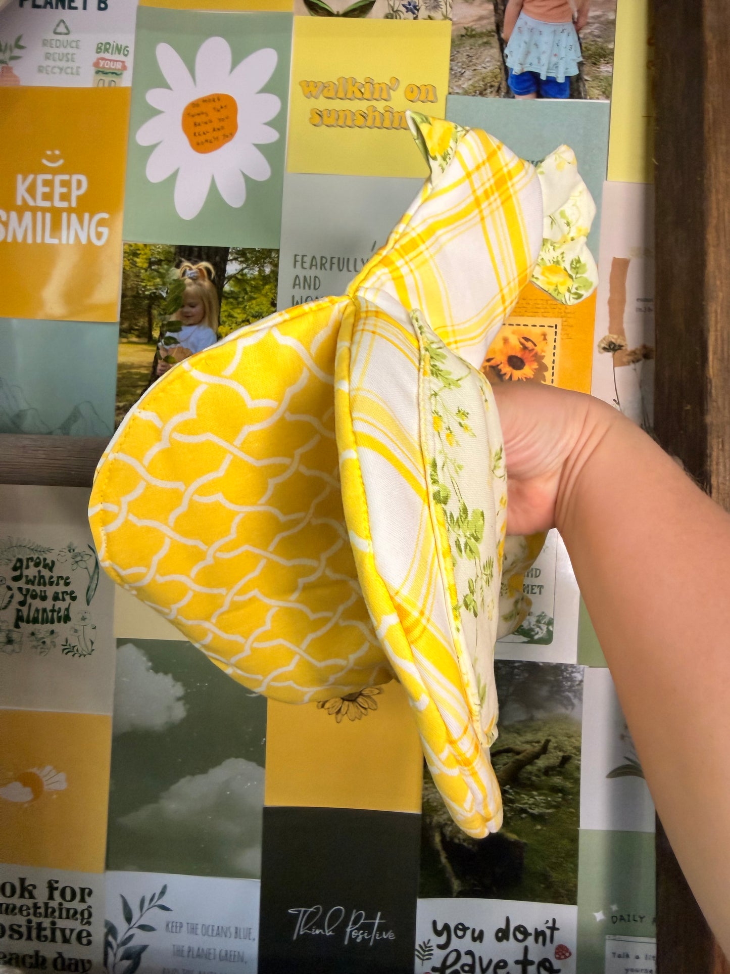 Scrappy Chicken Oven Mitt - Sunshine in Bloom